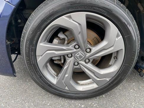 Used 2020 Honda Accord EX image 32