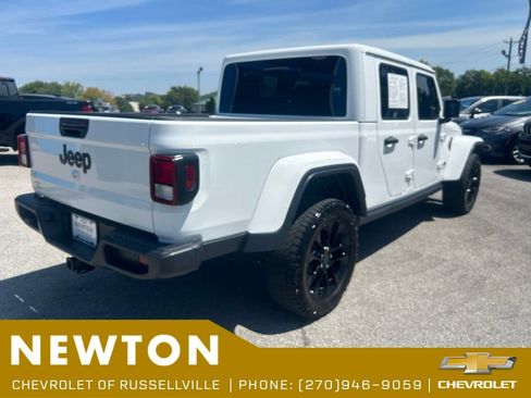 Used 2025 Jeep Gladiator Sport AWD/4WD image 36