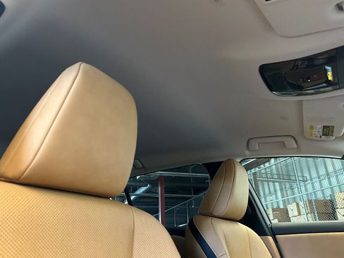 Certified 2025 Lexus RZ 300e FWD image 17