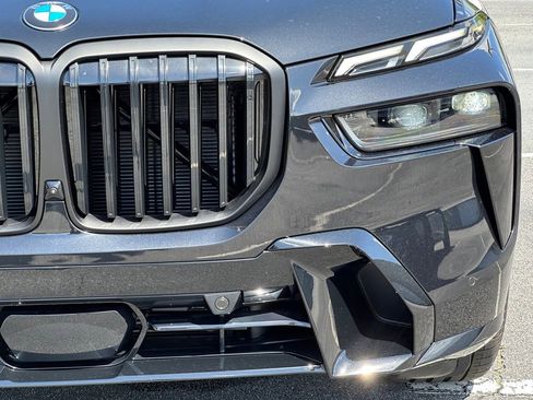 New 2026 BMW X7 xDrive40i w/ M Sport Package AWD/4WD image 9