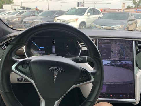 Used 2017 Tesla Model S 60 RWD image 12