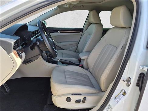 Used 2020 Volkswagen Passat 2.0T SEL FWD image 15