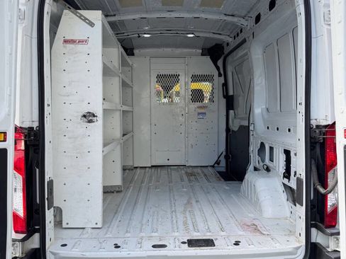 Used 2020 Ford Transit 250 Medium Roof image 18
