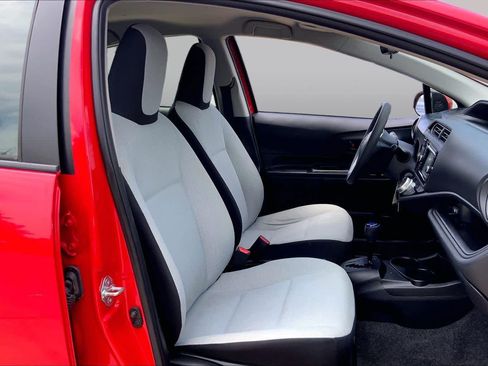 Used 2016 Toyota Prius C One FWD image 9