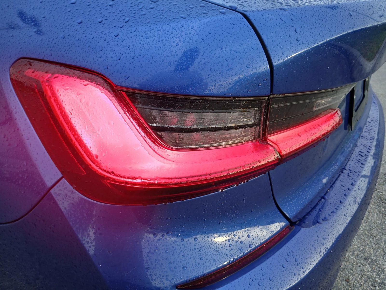 Used 2020 BMW 330i Sedan w/ M Sport Package RWD image 12