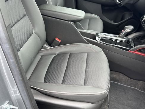 Used 2023 Chevrolet TrailBlazer RS w/ Convenience Package image 16