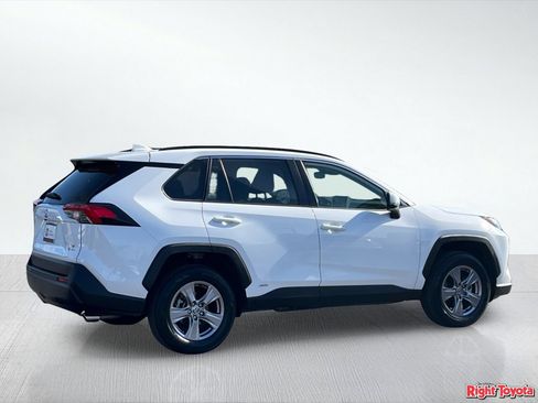 Certified 2025 Toyota RAV4 LE AWD/4WD image 7