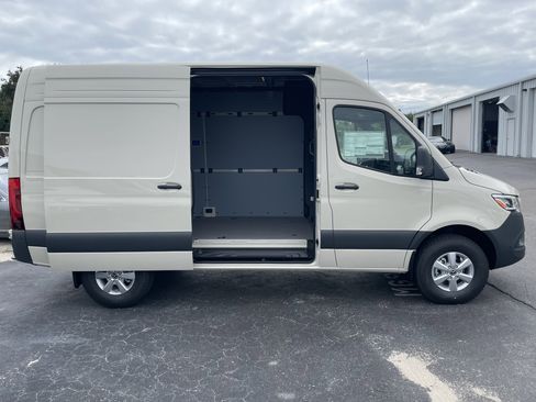 New 2026 Mercedes-Benz Sprinter 2500 image 4