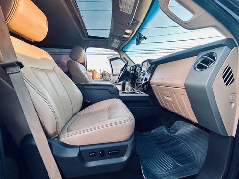 Used 2014 Ford F250 Lariat image 32