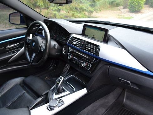 Used 2018 BMW 340i xDrive Sedan w/ Premium Package AWD/4WD image 26