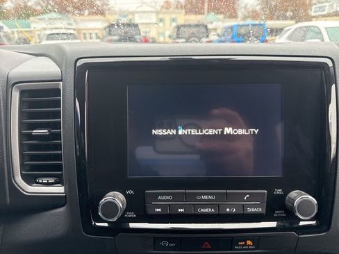 Used 2023 Nissan Frontier SV image 29