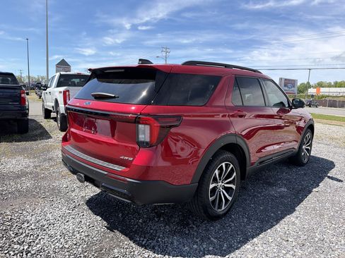 Used 2025 Ford Explorer ST-Line AWD/4WD image 4