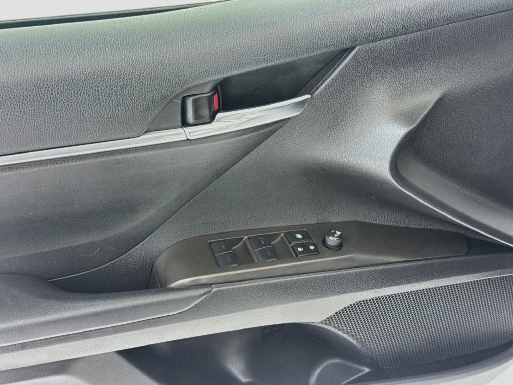 Used 2022 Toyota Camry SE FWD image 20