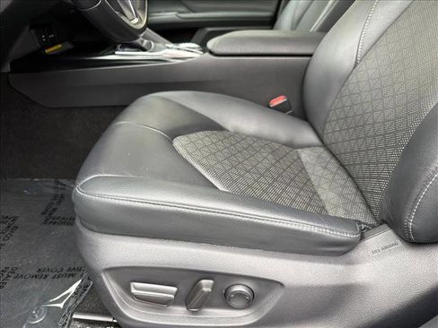 Used 2019 Toyota Camry XSE image 12