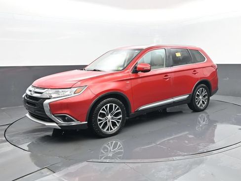 Used 2018 Mitsubishi Outlander GT AWD/4WD image 1