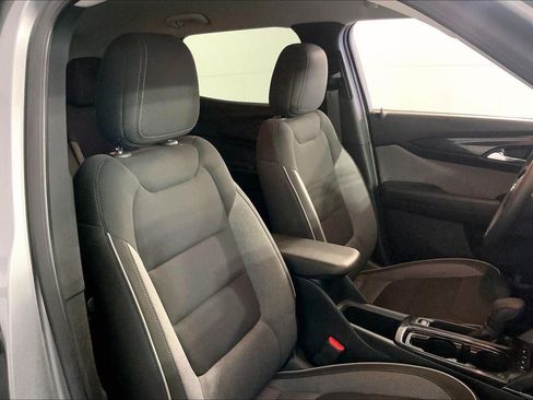 Used 2024 Chevrolet TrailBlazer LT FWD image 7