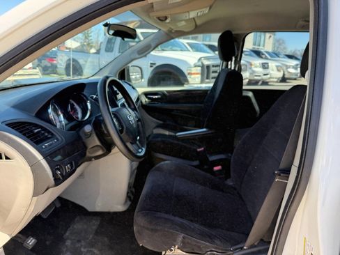 Used 2013 Dodge Grand Caravan American Value Package image 19