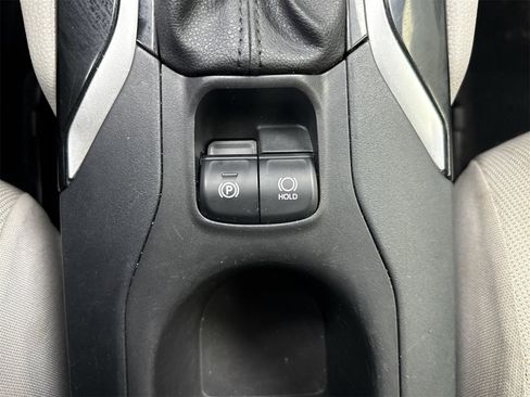 Used 2023 Toyota Corolla Cross L image 30