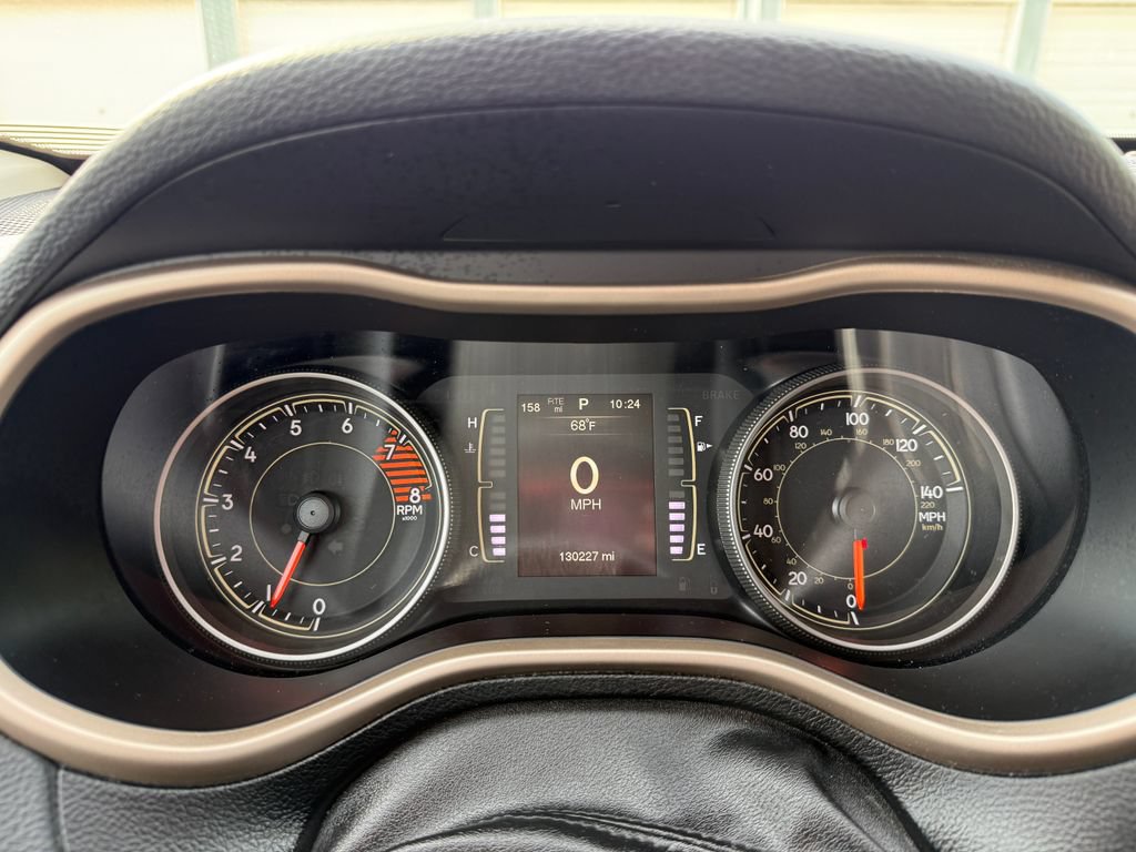 Used 2016 Jeep Cherokee Latitude w/ Cold Weather Group AWD/4WD image 24