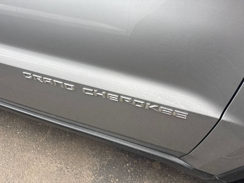Used 2015 Jeep Grand Cherokee Limited w/ Luxury Group II RWD image 14