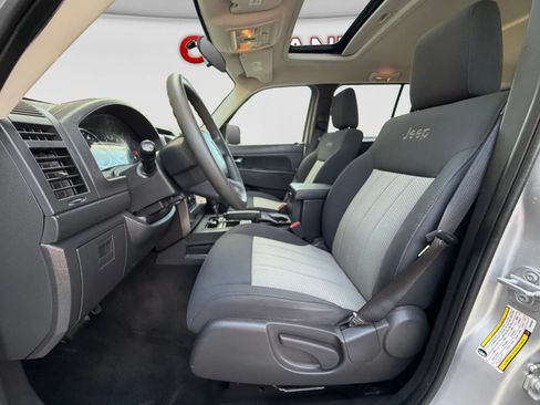 Used 2009 Jeep Liberty Rocky Mountain AWD/4WD image 13