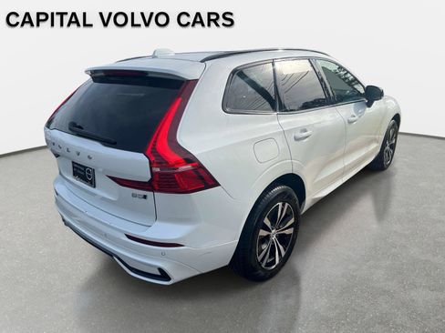 Certified 2025 Volvo XC60 B5 Core AWD/4WD image 3