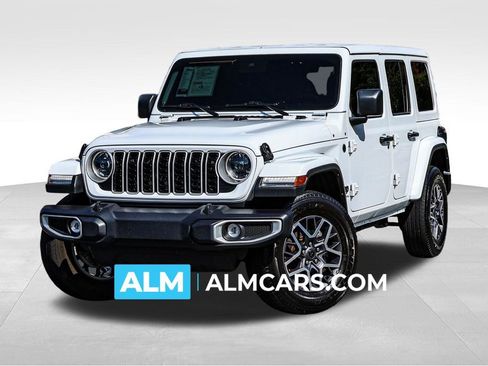 Used 2025 Jeep Wrangler Unlimited Sahara AWD/4WD image 1