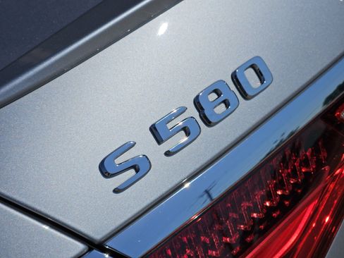 Certified 2023 Mercedes-Benz S 580 4MATIC Sedan image 31