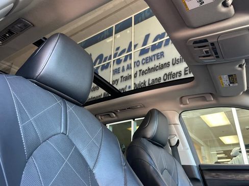 Used 2022 Toyota Highlander Platinum AWD/4WD image 18