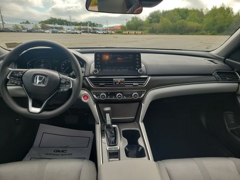 Used 2018 Honda Accord EX image 17
