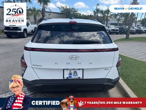 Used 2024 Hyundai Kona SEL AWD/4WD image 5