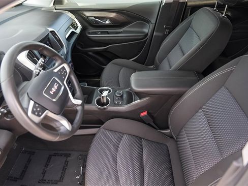 Used 2023 GMC Terrain SLE w/ Driver Convenience Package image 12