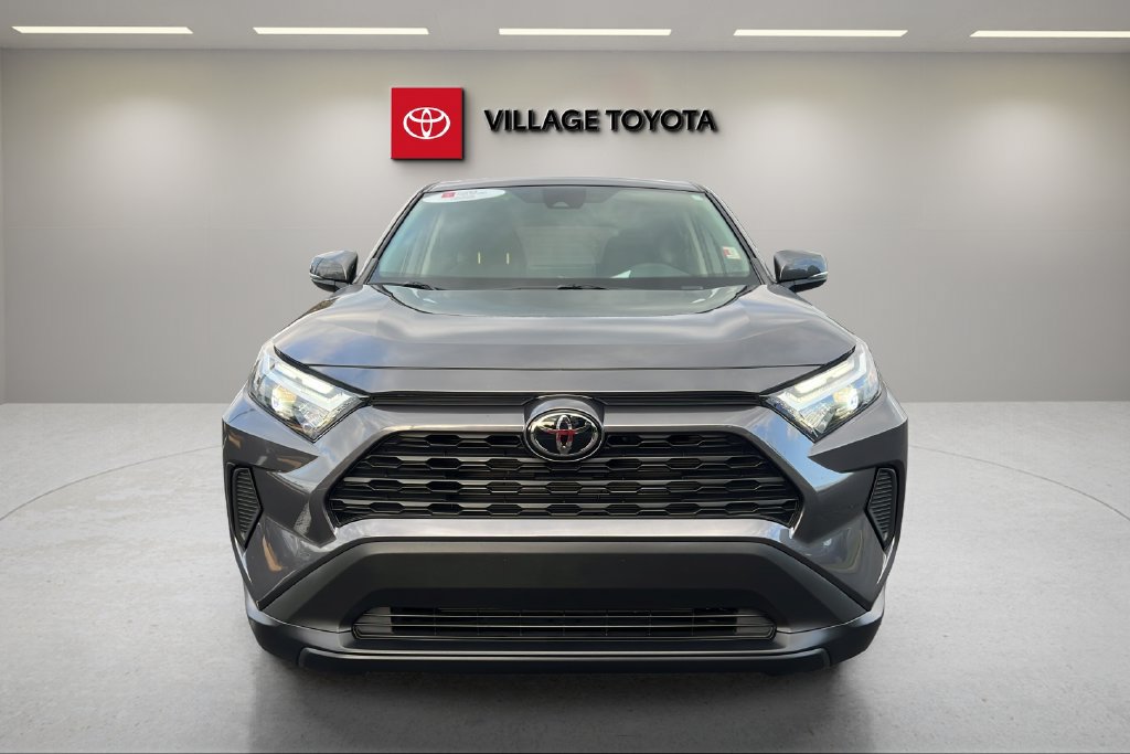 Used 2024 Toyota RAV4 LE FWD image 8