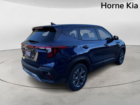New 2026 Kia Seltos LX image 4