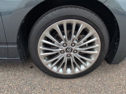 Used 2019 Toyota Avalon Limited w/ Advanced Safety Package FWD image 12