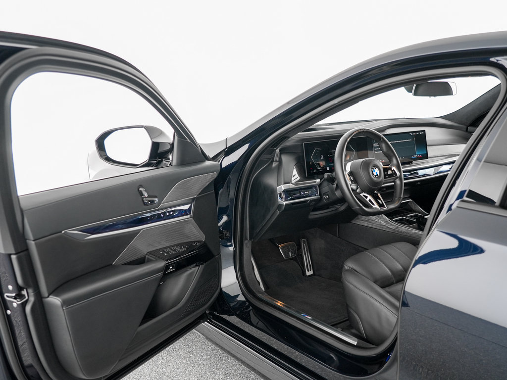 Used 2024 BMW 760i xDrive AWD/4WD image 12