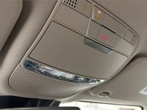 Used 2022 Mercedes-Benz GLC 300 4MATIC image 24