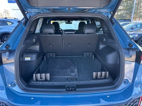 Used 2025 Volkswagen Tiguan SE R-Line image 19