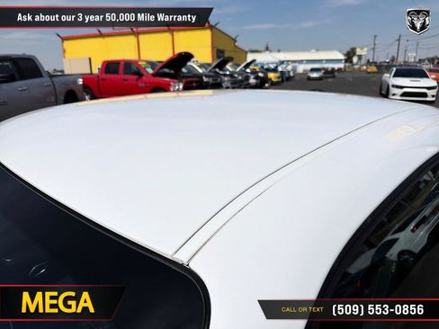 Used 2018 Dodge Challenger SXT w/ Driver Convenience Group RWD image 15