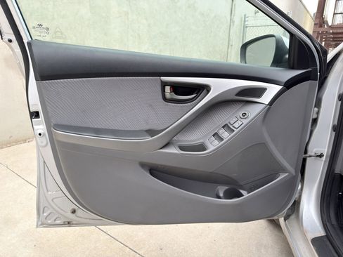 Used 2013 Hyundai Elantra GLS w/ Preferred Pkg image 20