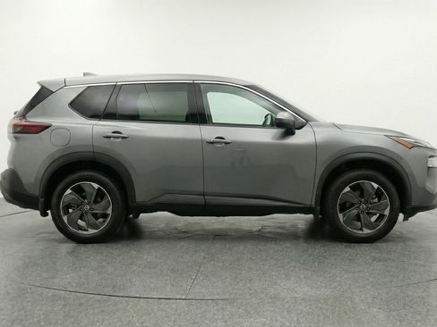 Used 2025 Nissan Rogue SV image 11