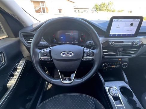 Used 2024 Ford Escape Active AWD/4WD image 5