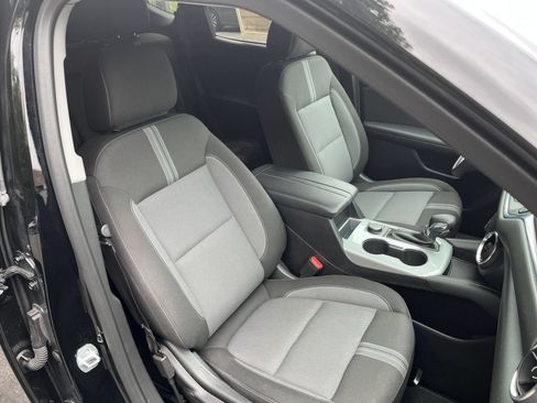 Used 2025 Chevrolet Blazer LT FWD image 32