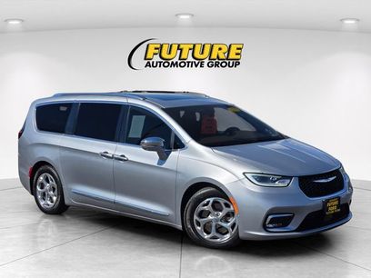 Used 2021 Chrysler Pacifica Limited w/ Premium & Safety Sphere Group
