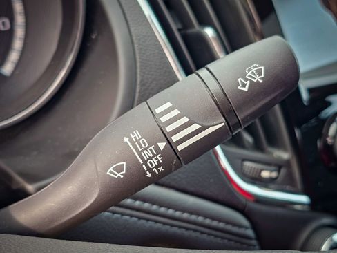 Used 2016 Chevrolet Cruze Premier image 19