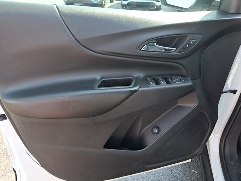 Used 2020 Chevrolet Equinox LT FWD image 12