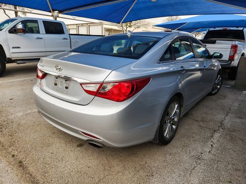 Used 2012 Hyundai Sonata SE w/ Navigation & Sunroof Pkg image 4