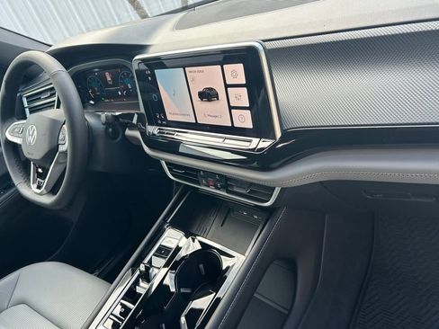 New 2026 Volkswagen Atlas Cross Sport SEL R-Line AWD/4WD image 34