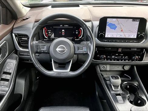 Certified 2023 Nissan Rogue Platinum w/ Platinum Premium Package image 17