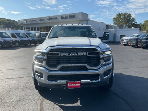 New 2026 RAM 5500 Tradesman w/ Chrome Appearance Group image 2
